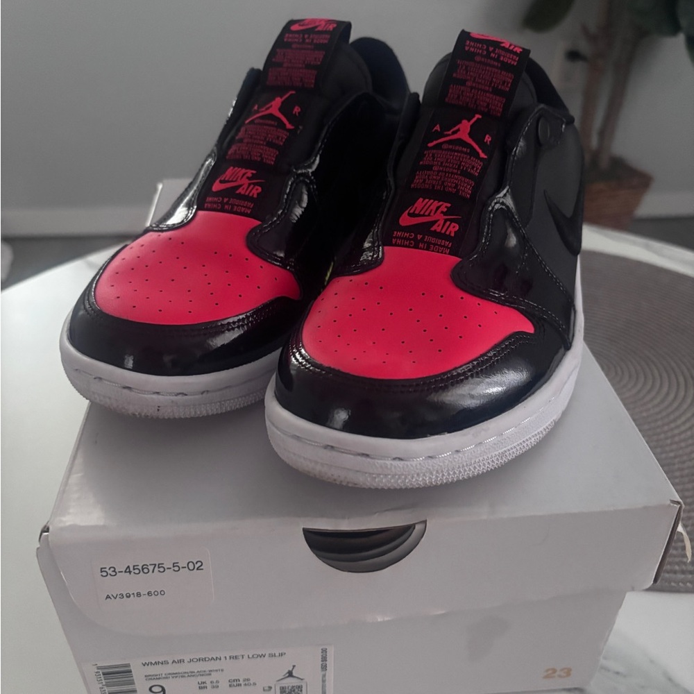 Women’s Air Jordan “Infra-Bred” 1 retro Low slip Size 9 (RARE SIZE)